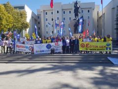 “MESLEĞİMİZİN ONURU, ÇOCUKLARIMIZIN GELECEĞİ İÇİN” İŞ BIRAKTIK